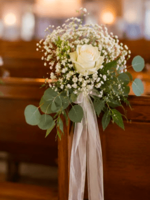 WEDDING CHAIR FLORAL ARRANGEMENT